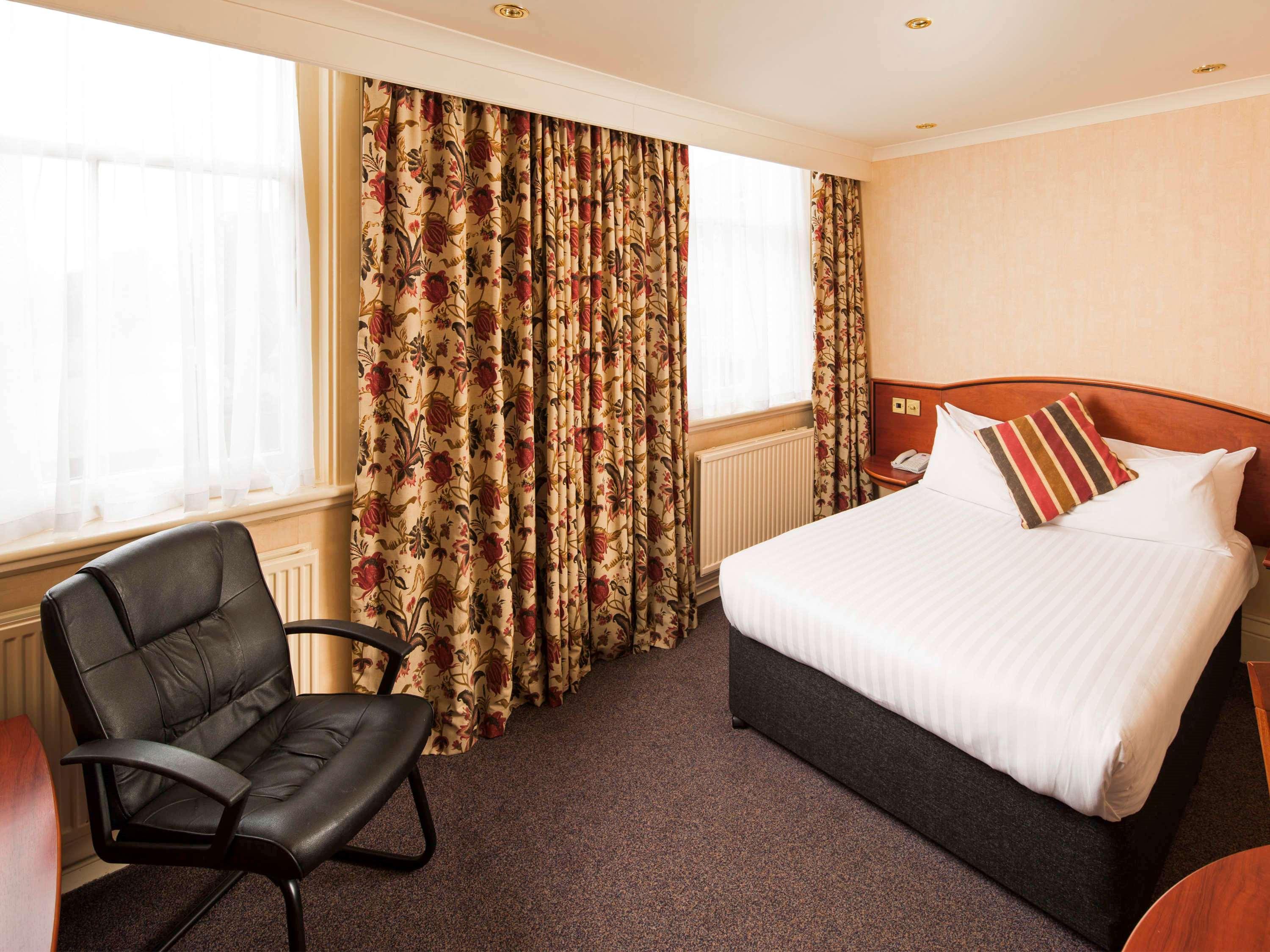 Mercure Burton Upon Trent, Newton Park Екстер'єр фото