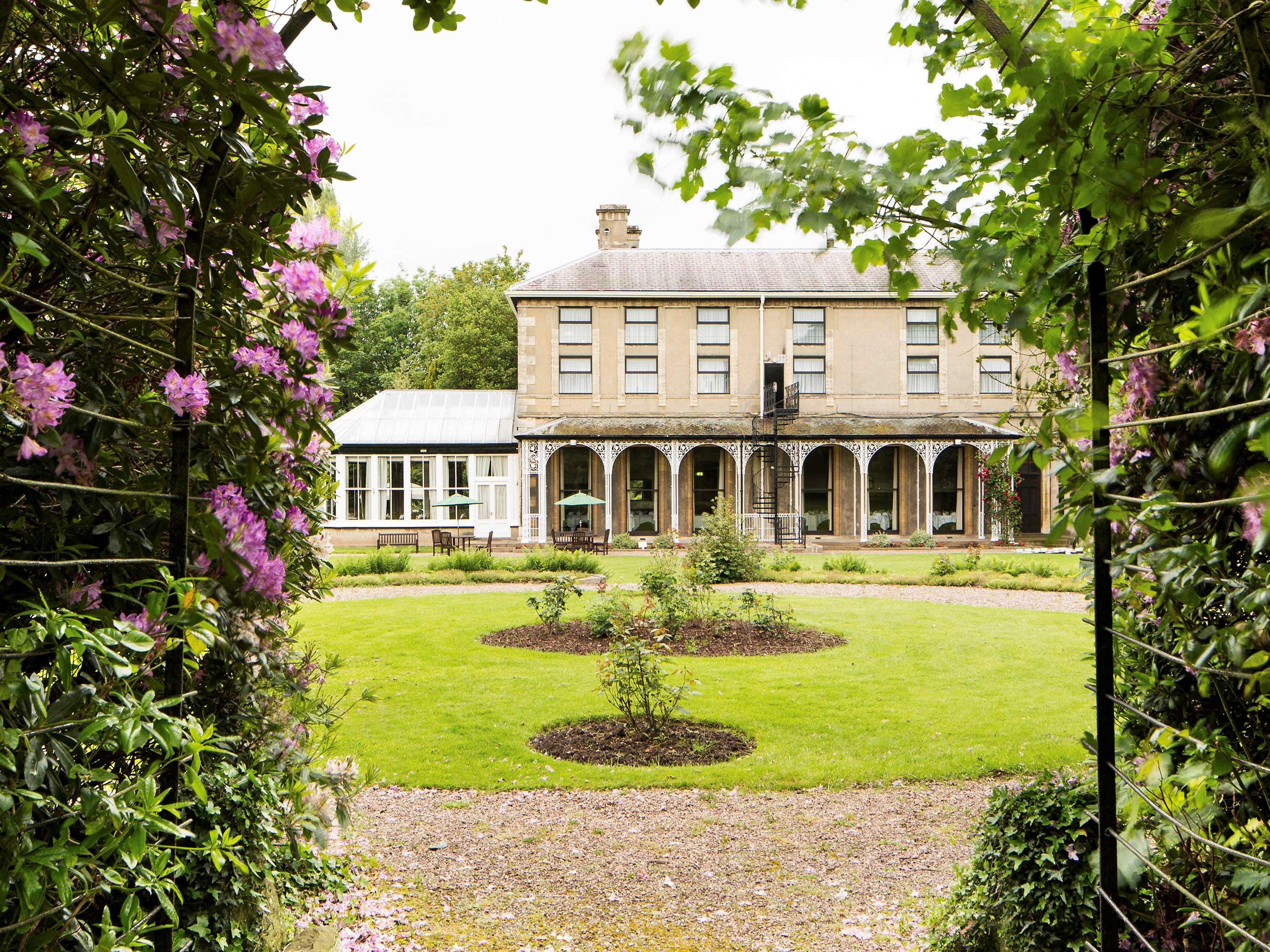 Mercure Burton Upon Trent, Newton Park Екстер'єр фото