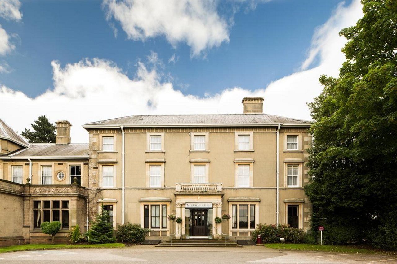 Mercure Burton Upon Trent, Newton Park Екстер'єр фото